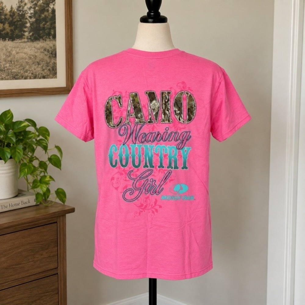 Mossy Oak Womens M Pink Camo Wearing Country Girl Graphic T Shirt Hunting